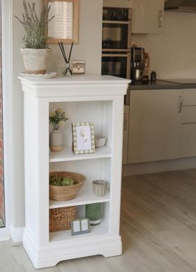 Toulouse White Painted Small Narrow Fully Assembled Bookcase - Photo by @livingatnumberfourteen on Instagram